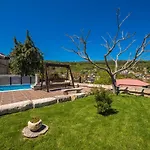 Cook With Sea View - Heated Pool - At Villa Balchik