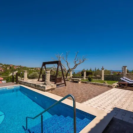 Cook With Sea View - Heated Pool - At וילה